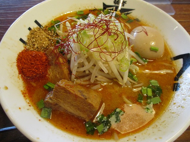 麺者風天 小針店 激辛唐辛子 超鬼殺し の辛味と山椒のシビレがクセになる 新潟のうまいラーメンブログ